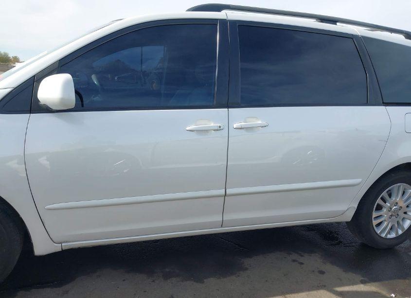 Photo 15 of 2007 Toyota Sienna XLE (VIN 5TDZK22C67S080304)