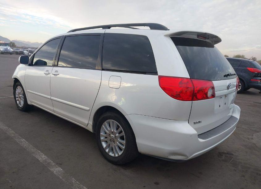 Photo 3 of 2007 Toyota Sienna XLE (VIN 5TDZK22C67S080304)