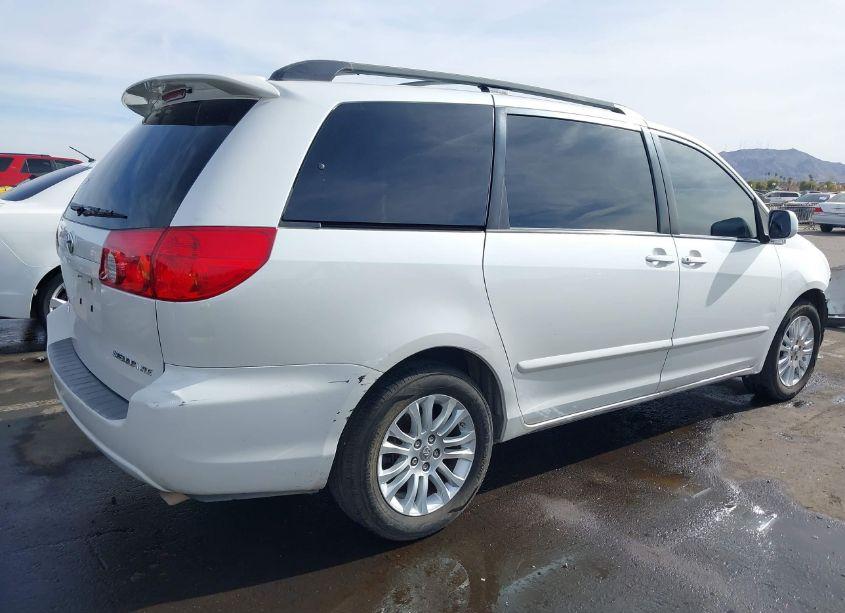 Photo 4 of 2007 Toyota Sienna XLE (VIN 5TDZK22C67S080304)