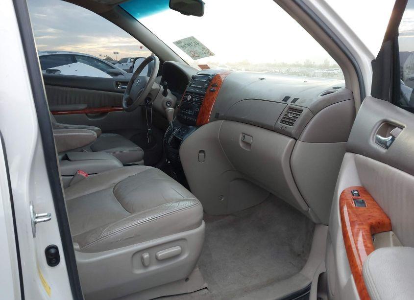 Photo 5 of 2007 Toyota Sienna XLE (VIN 5TDZK22C67S080304)