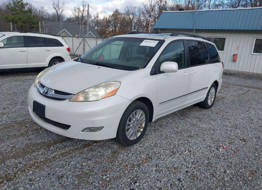 Photo 2 of 2007 Toyota Sienna XLE LIMITED (VIN 5TDZK22C67S086846)
