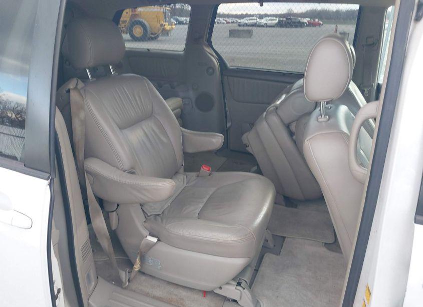 Photo 8 of 2007 Toyota Sienna XLE LIMITED (VIN 5TDZK22C67S086846)