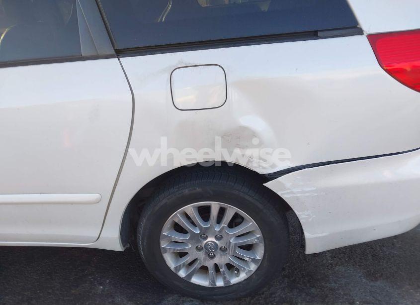 Photo 12 of 2007 Toyota Sienna XLE (VIN 5TDZK22C67S089858)