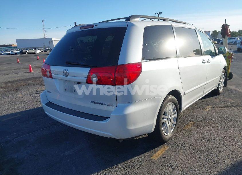 Photo 4 of 2007 Toyota Sienna XLE (VIN 5TDZK22C67S089858)