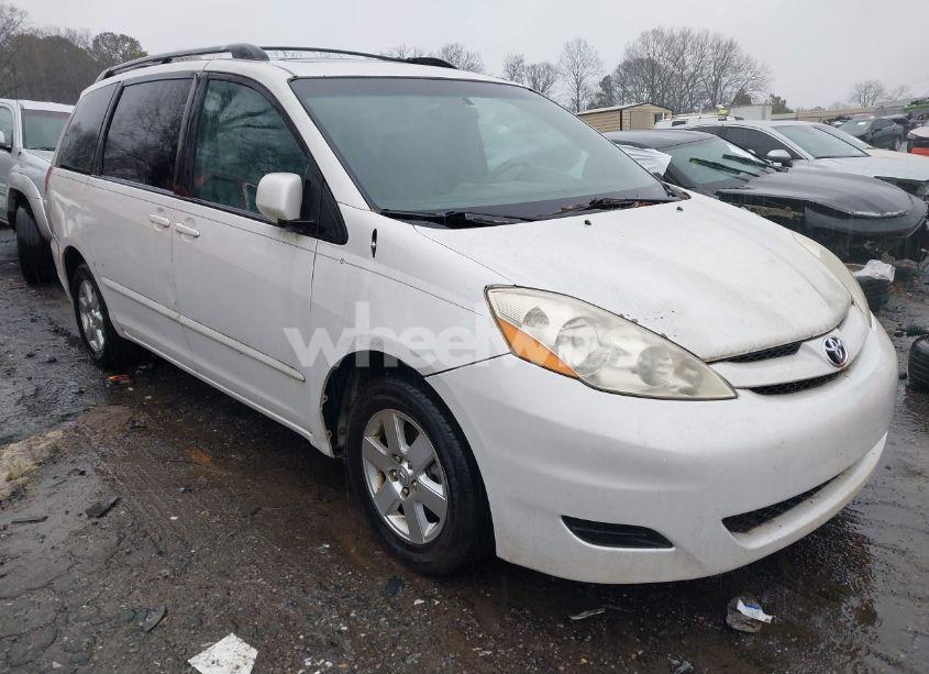 2008 Toyota Sienna XLE (VIN 5TDZK22C68S199035) main photo