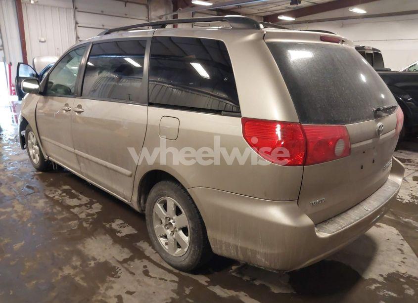 Photo 3 of 2008 Toyota Sienna XLE (VIN 5TDZK22C68S209899)