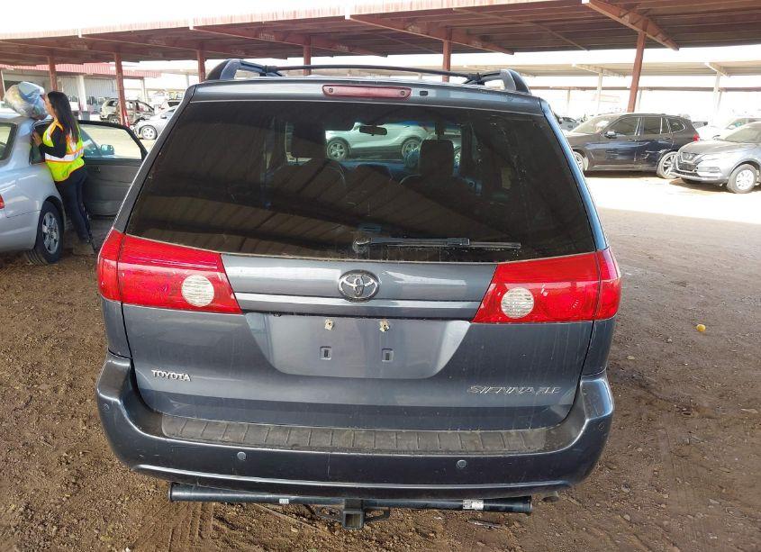 Photo 16 of 2009 Toyota Sienna XLE (VIN 5TDZK22C69S225537)