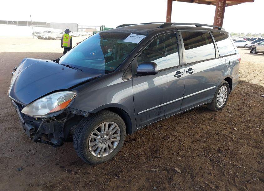 Photo 2 of 2009 Toyota Sienna XLE (VIN 5TDZK22C69S225537)