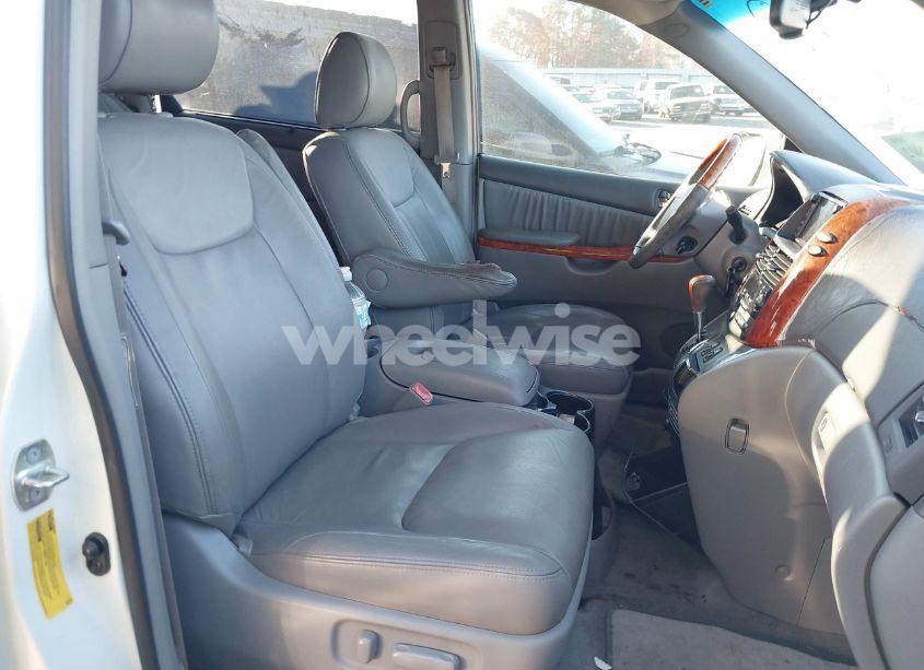 Photo 5 of 2009 Toyota Sienna LIMITED (VIN 5TDZK22C69S241205)