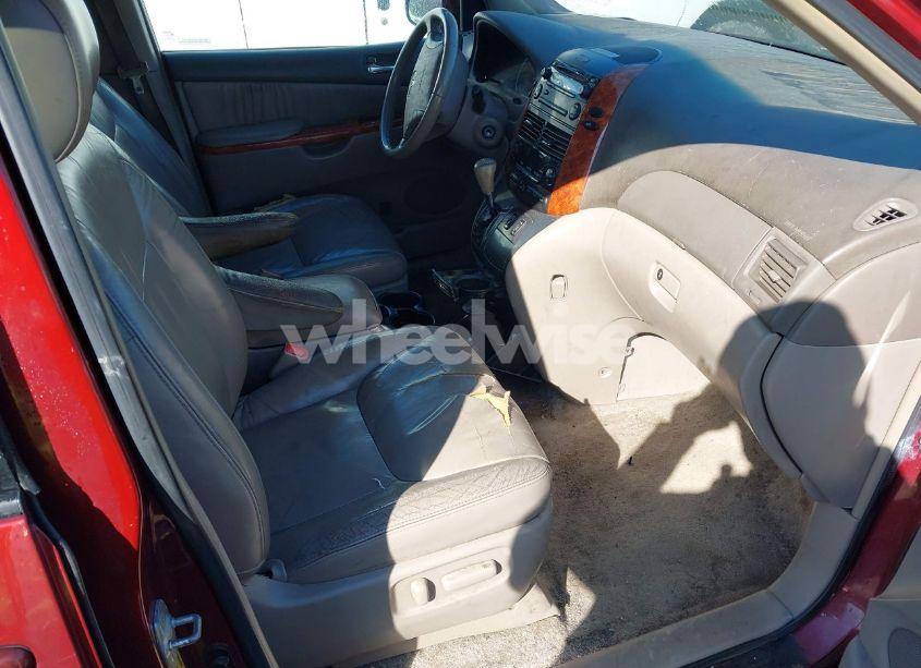 Photo 5 of 2007 Toyota Sienna XLE (VIN 5TDZK22C77S000167)