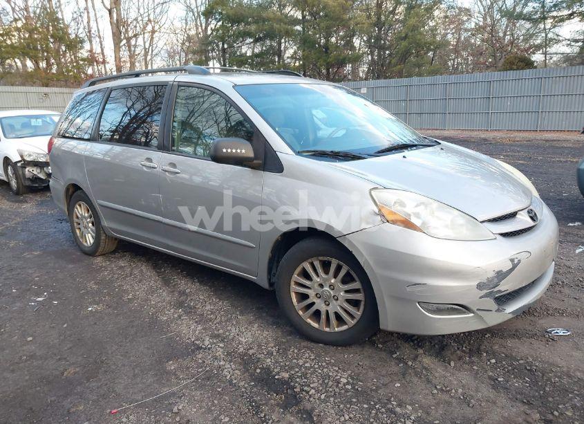2007 Toyota Sienna XLE (VIN 5TDZK22C77S033766) main photo