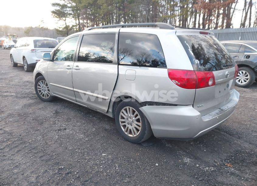 Photo 3 of 2007 Toyota Sienna XLE (VIN 5TDZK22C77S033766)