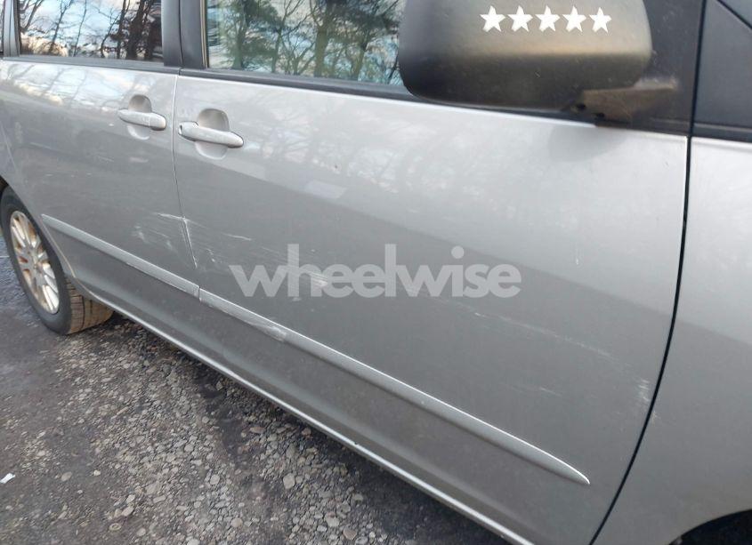 Photo 6 of 2007 Toyota Sienna XLE (VIN 5TDZK22C77S033766)