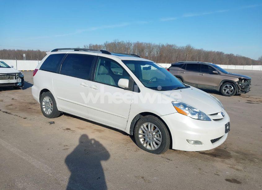 2008 Toyota Sienna XLE (VIN 5TDZK22C78S122335) main photo