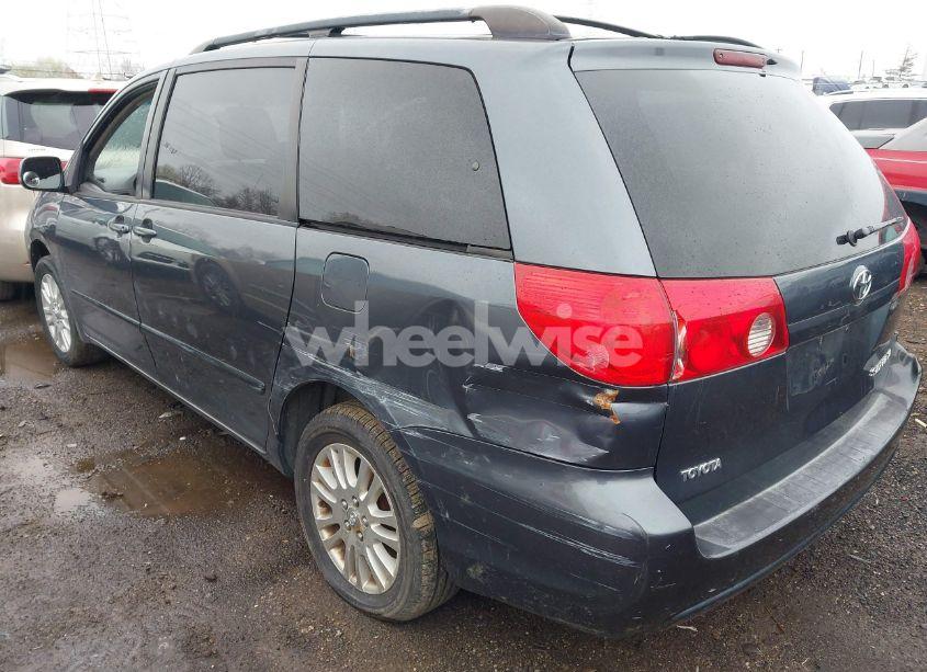 Photo 3 of 2009 Toyota Sienna XLE (VIN 5TDZK22C79S244341)