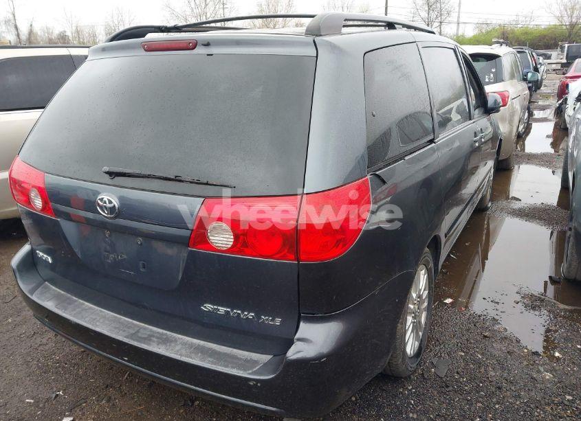 Photo 4 of 2009 Toyota Sienna XLE (VIN 5TDZK22C79S244341)