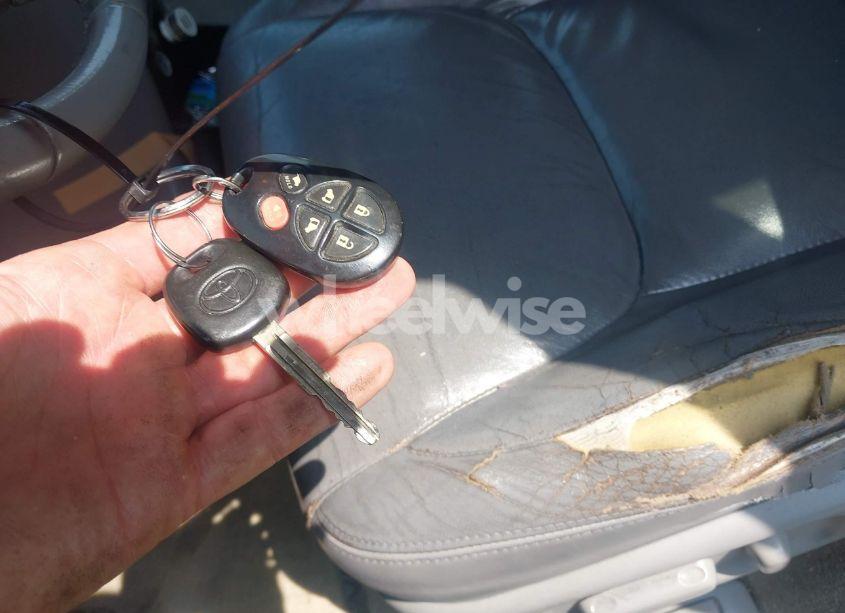 Photo 11 of 2007 Toyota Sienna XLE (VIN 5TDZK22C87S002915)