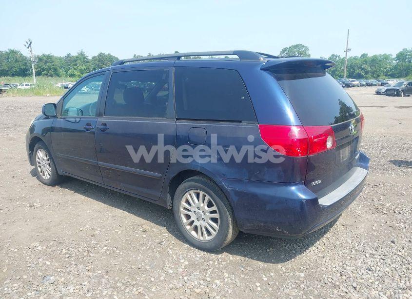 Photo 3 of 2007 Toyota Sienna XLE (VIN 5TDZK22C87S002915)