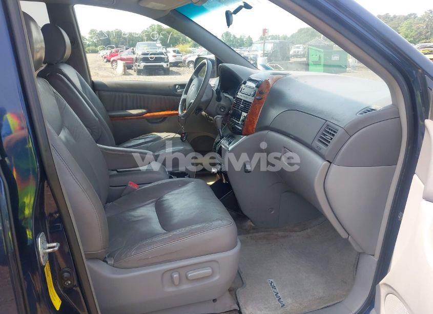 Photo 5 of 2007 Toyota Sienna XLE (VIN 5TDZK22C87S002915)