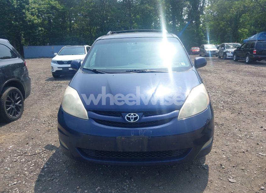 Photo 6 of 2007 Toyota Sienna XLE (VIN 5TDZK22C87S002915)