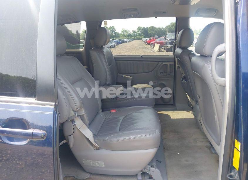 Photo 8 of 2007 Toyota Sienna XLE (VIN 5TDZK22C87S002915)