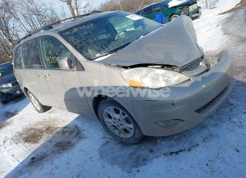 2007 Toyota Sienna XLE (VIN 5TDZK22C87S012988) main photo
