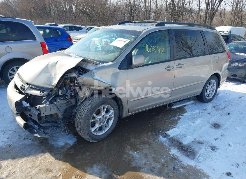 Photo 2 of 2007 Toyota Sienna XLE (VIN 5TDZK22C87S012988)