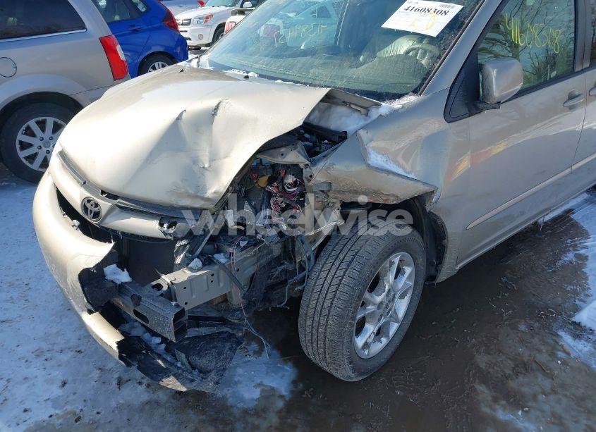 Photo 6 of 2007 Toyota Sienna XLE (VIN 5TDZK22C87S012988)