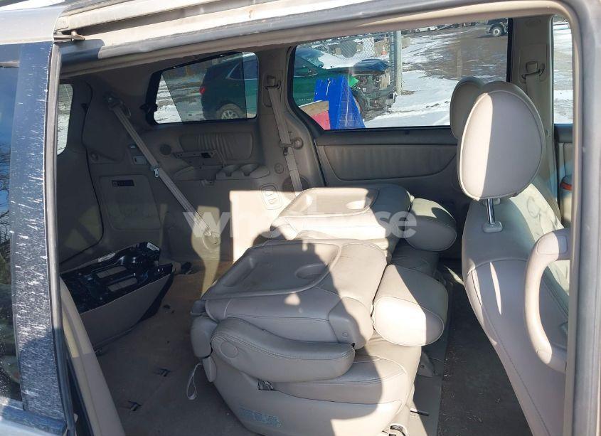 Photo 8 of 2007 Toyota Sienna XLE (VIN 5TDZK22C87S012988)