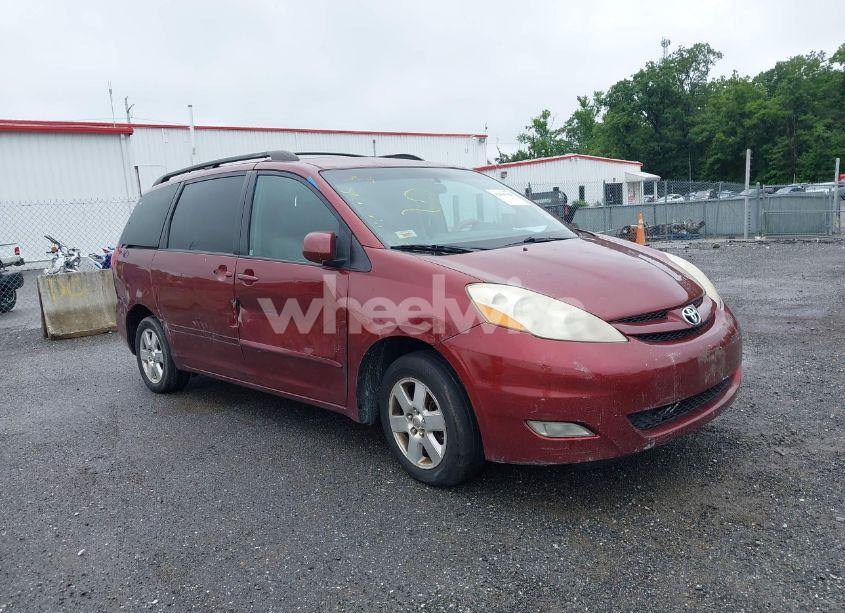 2007 Toyota Sienna XLE (VIN 5TDZK22C87S035932) main photo