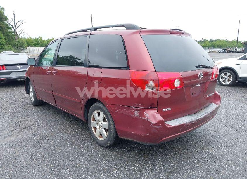 Photo 3 of 2007 Toyota Sienna XLE (VIN 5TDZK22C87S035932)