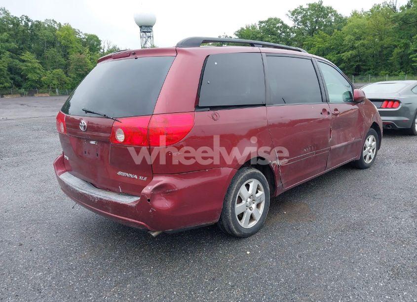 Photo 4 of 2007 Toyota Sienna XLE (VIN 5TDZK22C87S035932)