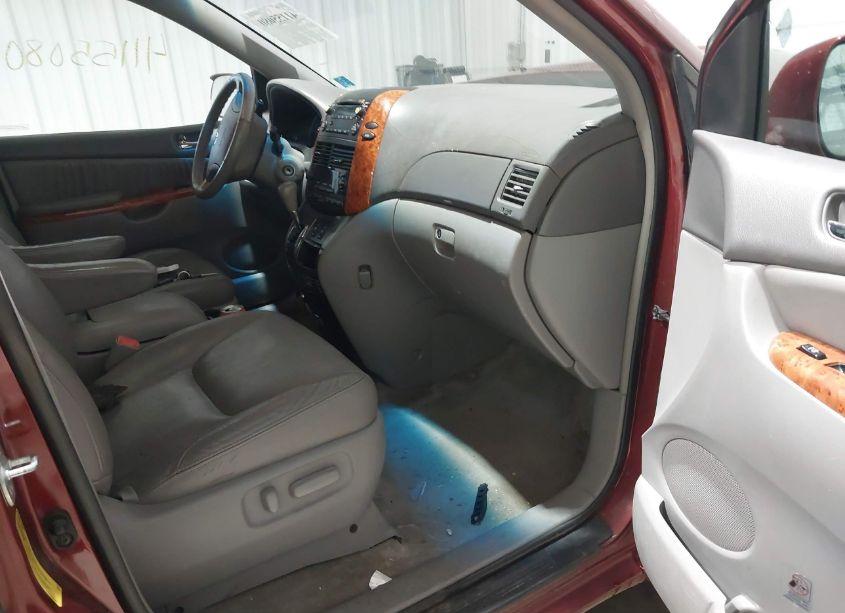 Photo 5 of 2007 Toyota Sienna XLE (VIN 5TDZK22C87S085066)