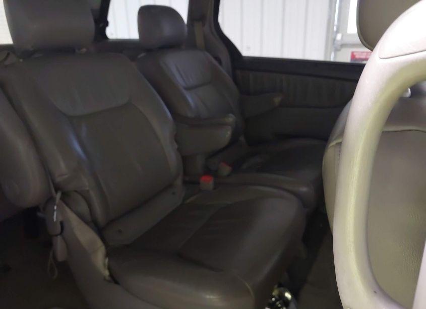 Photo 8 of 2007 Toyota Sienna XLE (VIN 5TDZK22C87S085066)