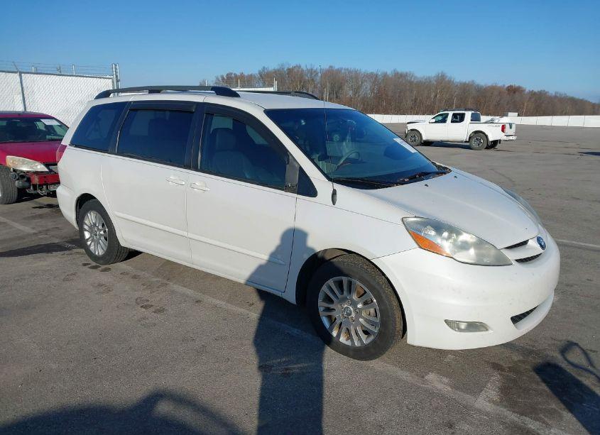 2008 Toyota Sienna XLE (VIN 5TDZK22C88S106810) main photo