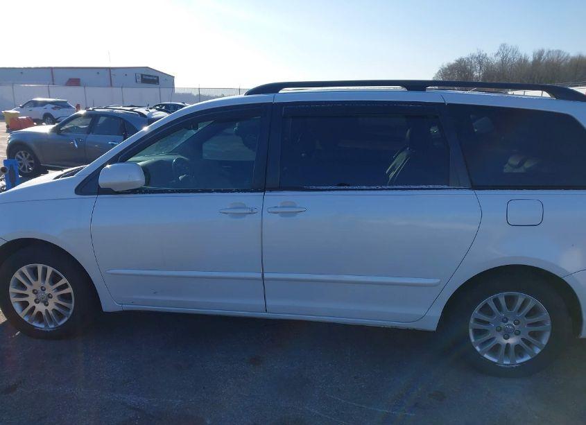Photo 15 of 2008 Toyota Sienna XLE (VIN 5TDZK22C88S106810)