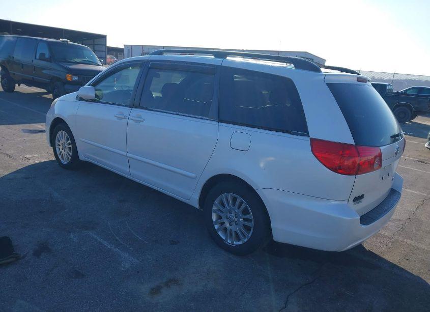 Photo 3 of 2008 Toyota Sienna XLE (VIN 5TDZK22C88S106810)