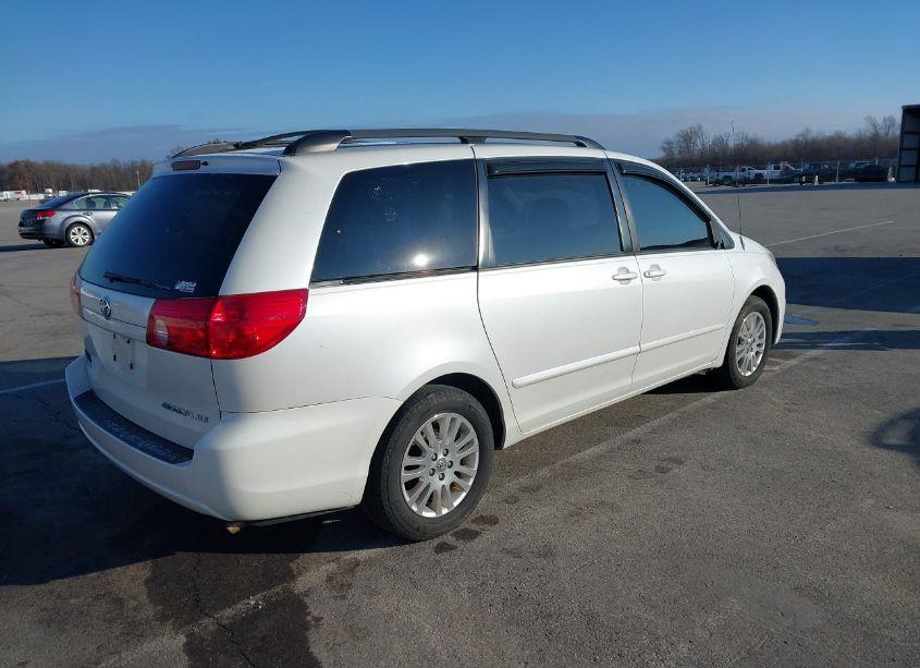 Photo 4 of 2008 Toyota Sienna XLE (VIN 5TDZK22C88S106810)