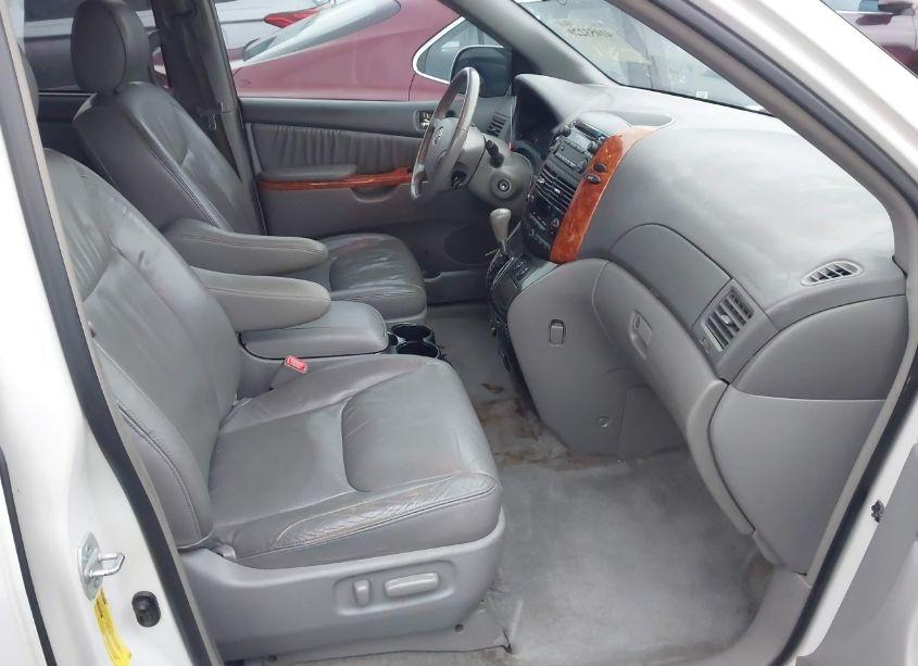 Photo 5 of 2008 Toyota Sienna XLE (VIN 5TDZK22C88S106810)