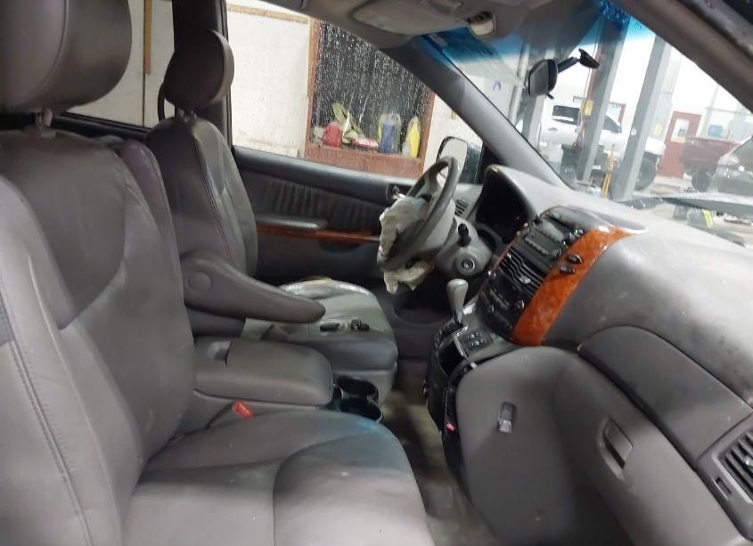 Photo 5 of 2008 Toyota Sienna XLE (VIN 5TDZK22C88S157109)