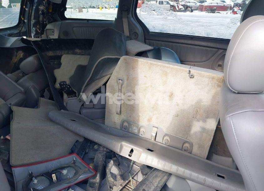 Photo 8 of 2008 Toyota Sienna XLE (VIN 5TDZK22C88S176341)