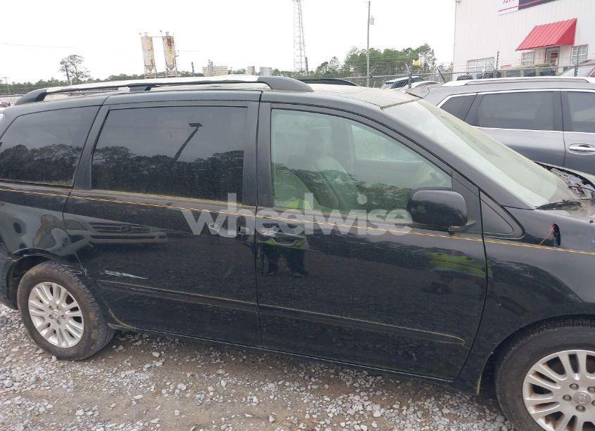 Photo 6 of 2009 Toyota Sienna XLE (VIN 5TDZK22C89S226706)