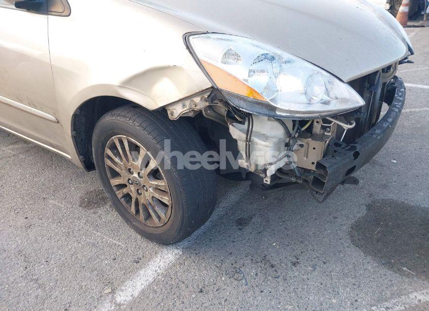 Photo 6 of 2009 Toyota Sienna LIMITED (VIN 5TDZK22C89S268552)