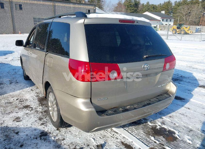 Photo 3 of 2007 Toyota Sienna XLE (VIN 5TDZK22C97S049788)