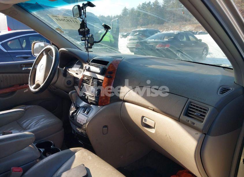 Photo 5 of 2007 Toyota Sienna XLE (VIN 5TDZK22C97S049788)