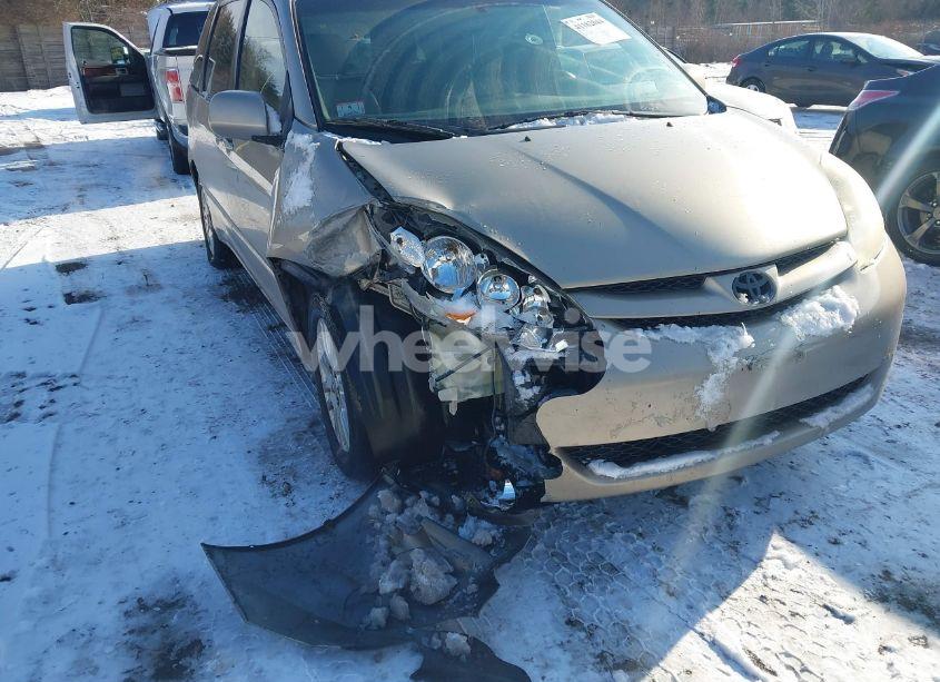 Photo 6 of 2007 Toyota Sienna XLE (VIN 5TDZK22C97S049788)