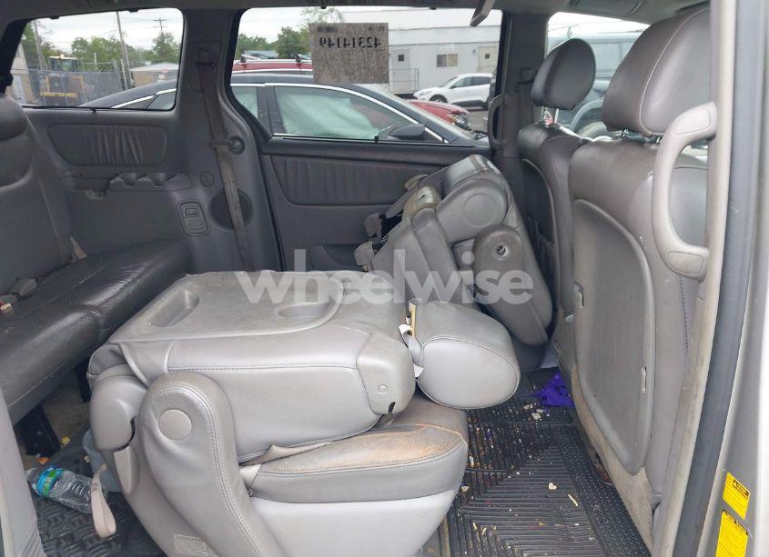 Photo 8 of 2007 Toyota Sienna XLE LIMITED (VIN 5TDZK22C97S091328)