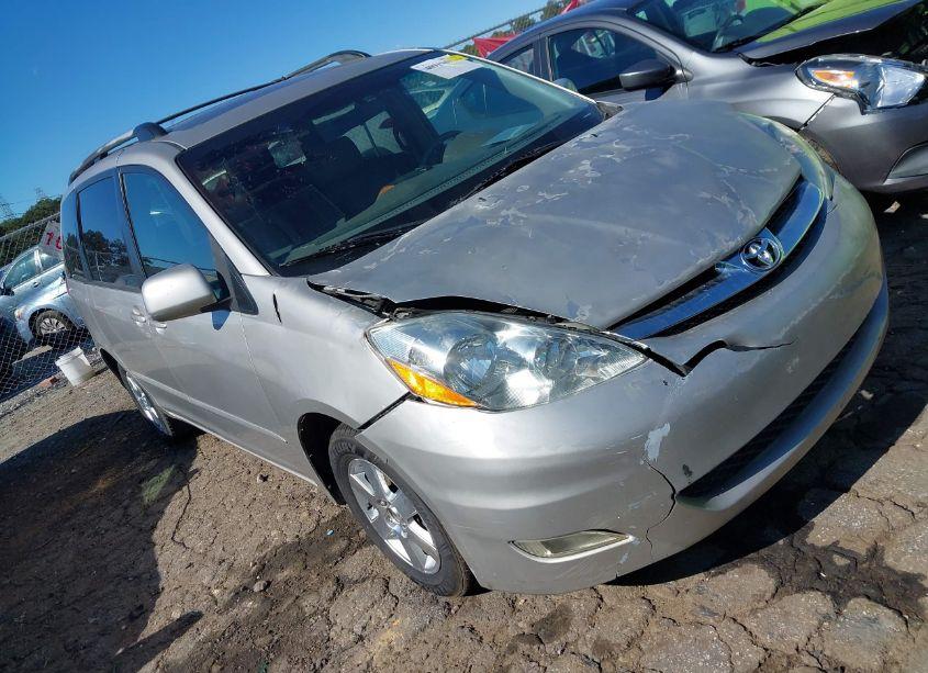2008 Toyota Sienna XLE (VIN 5TDZK22C98S146779) main photo