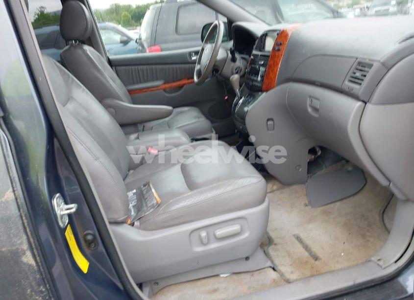 Photo 5 of 2008 Toyota Sienna XLE (VIN 5TDZK22C98S158737)