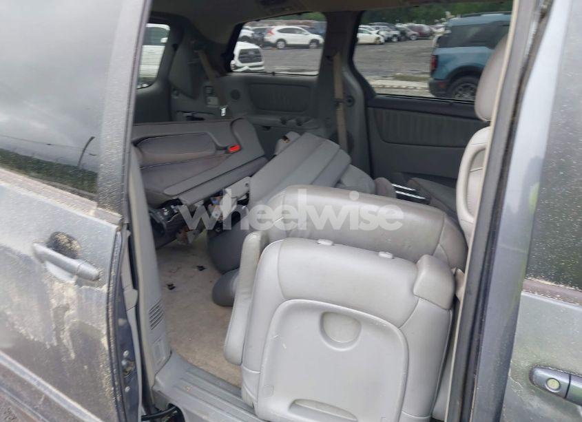 Photo 8 of 2008 Toyota Sienna XLE (VIN 5TDZK22C98S158737)